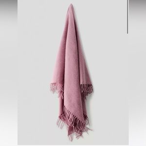 Aritzia Wilfred Classic Wool Triangle Scarf